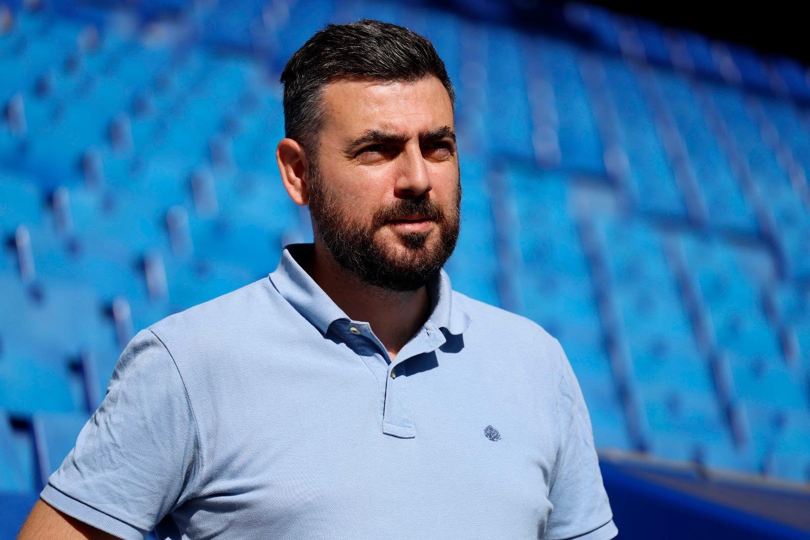 Sergio Aguilar en el RCDE Stadium durante su etapa como director de comunicación del RCD Espanyol